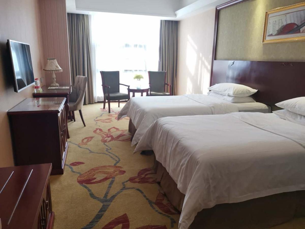 Vienna Hotel Chaozhou Plaza Exterior foto