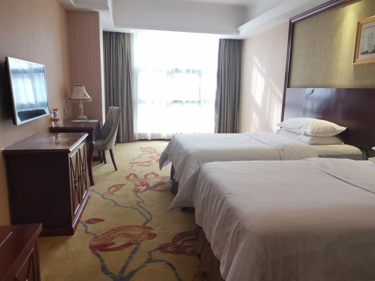 Vienna Hotel Chaozhou Plaza Exterior foto